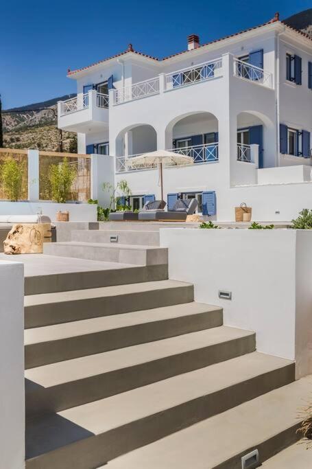 Lourdas White Villa Lourdata  Exteriör bild